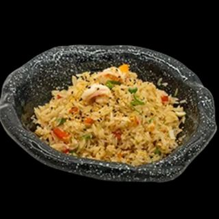 Arroz frito con piña