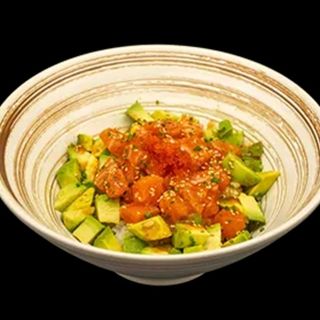 Poke de Salmón con Tobiko