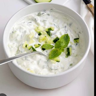 Raita de pepino