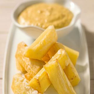 Yuquitas fritas con salsa huancaina