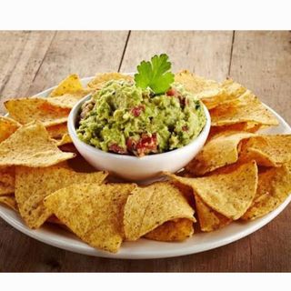 Nachos con guacamole