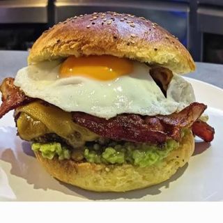 Hamburguesa La Pérgola + patatas