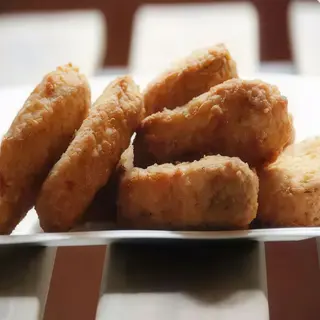 Menú nuggets de pollo (6 uds.)