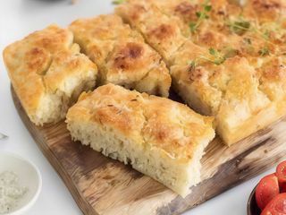 Focaccia Con mantequilla de ajo.(1 Ud.)