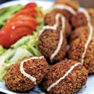 Plato falafel