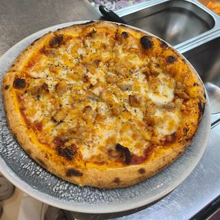 Pizza De Pollo Tika