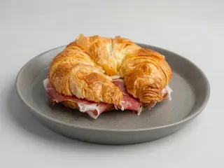 Croissant de Mantequilla ¡Horneado cada día!