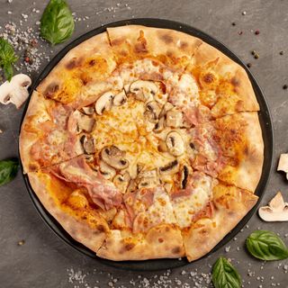 Pizza Prosciutto Funghi