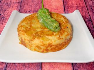 Tortilla de patatas con cebolla
