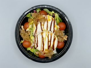 Ensalada de rulo de cabra