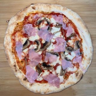 Prosciutto e funghi