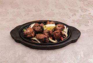 Lamb Tikka Con Salsa Curry