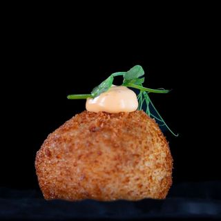 Croqueta de jamón ibérico con queso parmesano