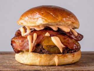 Txis bacon burger