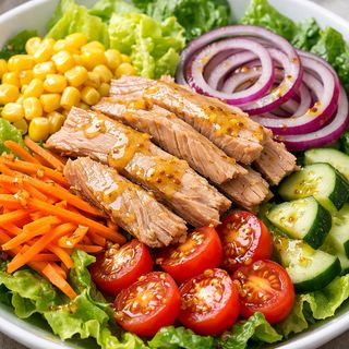 Mixed salad with tuna bella / Ensalada mixta con ventresca de atún