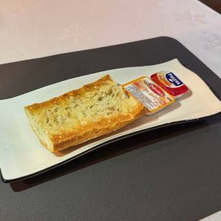 Tostada Con Mantequilla Y Mermelada