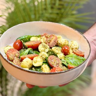 Ensalada con mozzarella baby