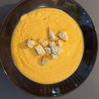 Sopa de puré de calabaza con tocino