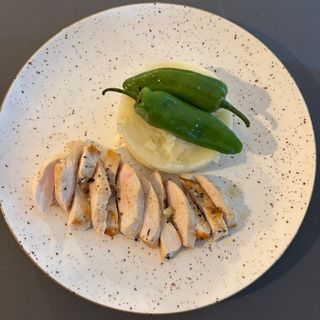 Puré de patatas con pechuga de pollo