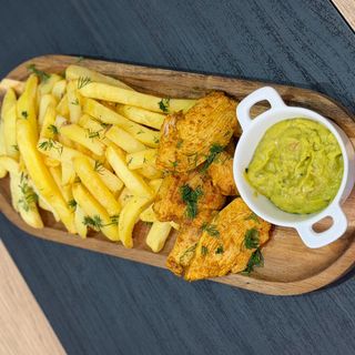 Papas fritas con pechuga de pollo