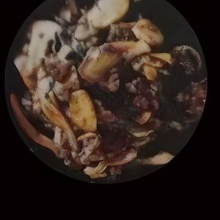 (132)ternera con salsa de lentejas negras