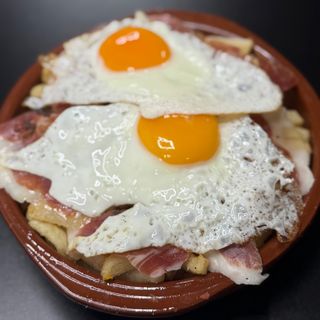 Huevos Rotos Con Jamón Y Trufa
