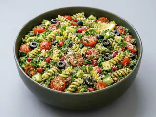 Pasta salad with pesto
