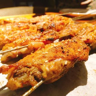 Brocheta de alitas de pollo 1 Ud.