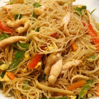 Fideos Frito Con Pollo