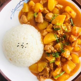 Plato De Ternera Con Patata Guisada Picante Con Arroz (602)