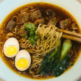 Sopa De Ramen De Ternera Especial
