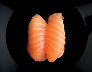 Nigiri De Salmón (2 Piezas)