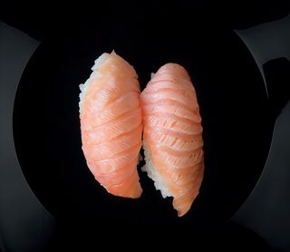 Nigiri Braised Salmón (2 Piezas)