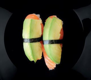 Nigiri De Salmón Avocado (2 Piezas)