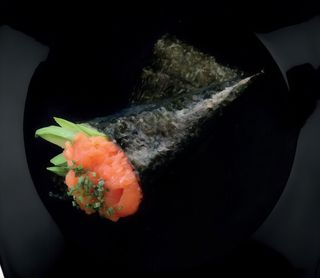 Temaki De Salmón (1 Pieza)