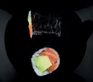 Maki Salmón Avocado (6 Piezas)