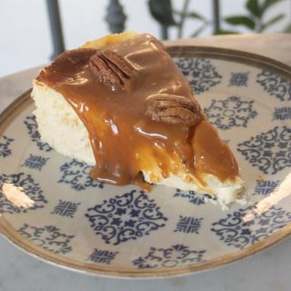 Tarta de queso con caramelo salado (Porción)