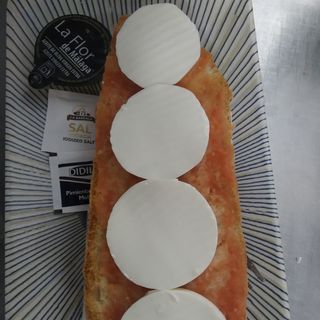 1/2 Tostada De Queso Fresco ( Tipo Burgos)