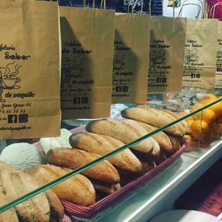 1/2 Tostada De Atún Queso Fresco Y Aguacate