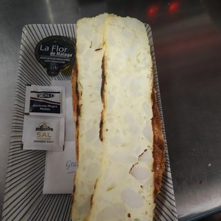 1/2 Tostada De Tortilla De Patatas Casera