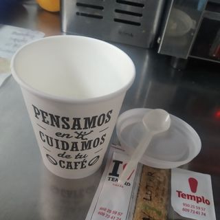 Café Sólo Con Unas Gotitas De Leche