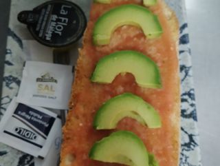 1/2 Tostada De Aguacate