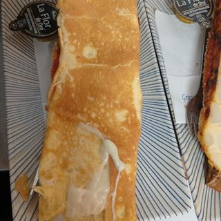 Media Tostada De Francesa Con Queso Fundido