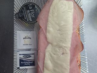 1/2 Tostada De Pechuga De Pavo Y Queso Fundido