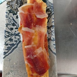Media Tostada De Francesa Con Jamon