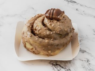 Cinnamon Roll de Kinder Bueno