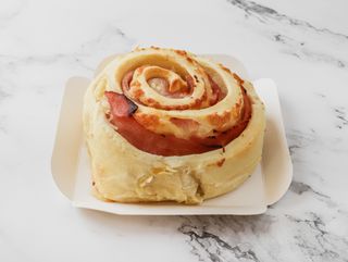 Roll De Jamón & Queso