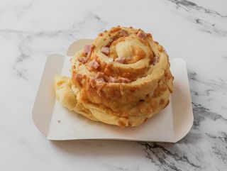 Roll De Bacon & Queso