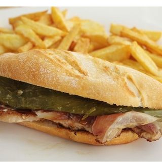 Serranito con patatas