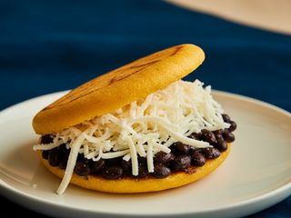 Arepa De Dominó